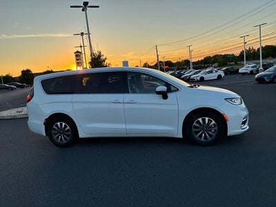 2023 Chrysler Pacifica Hybrid Touring L FWD