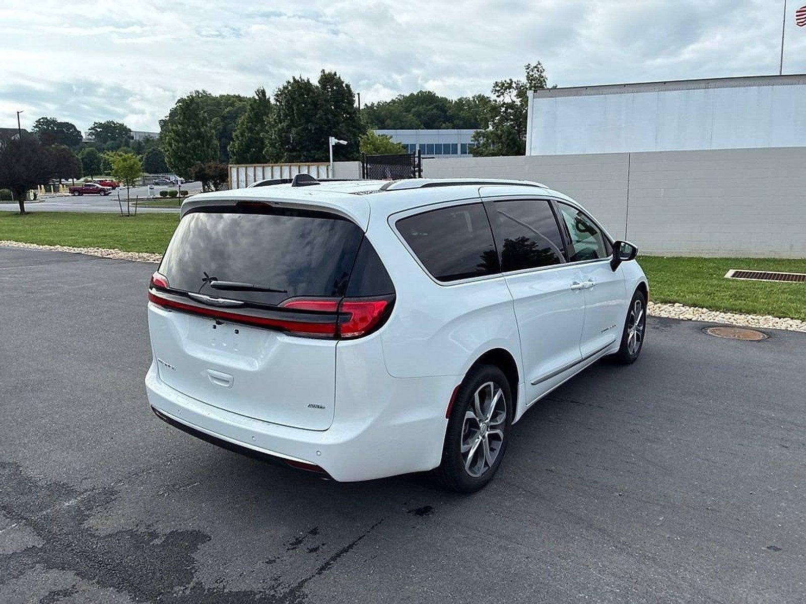 2026 Chrysler Pacifica Pinnacle AWD