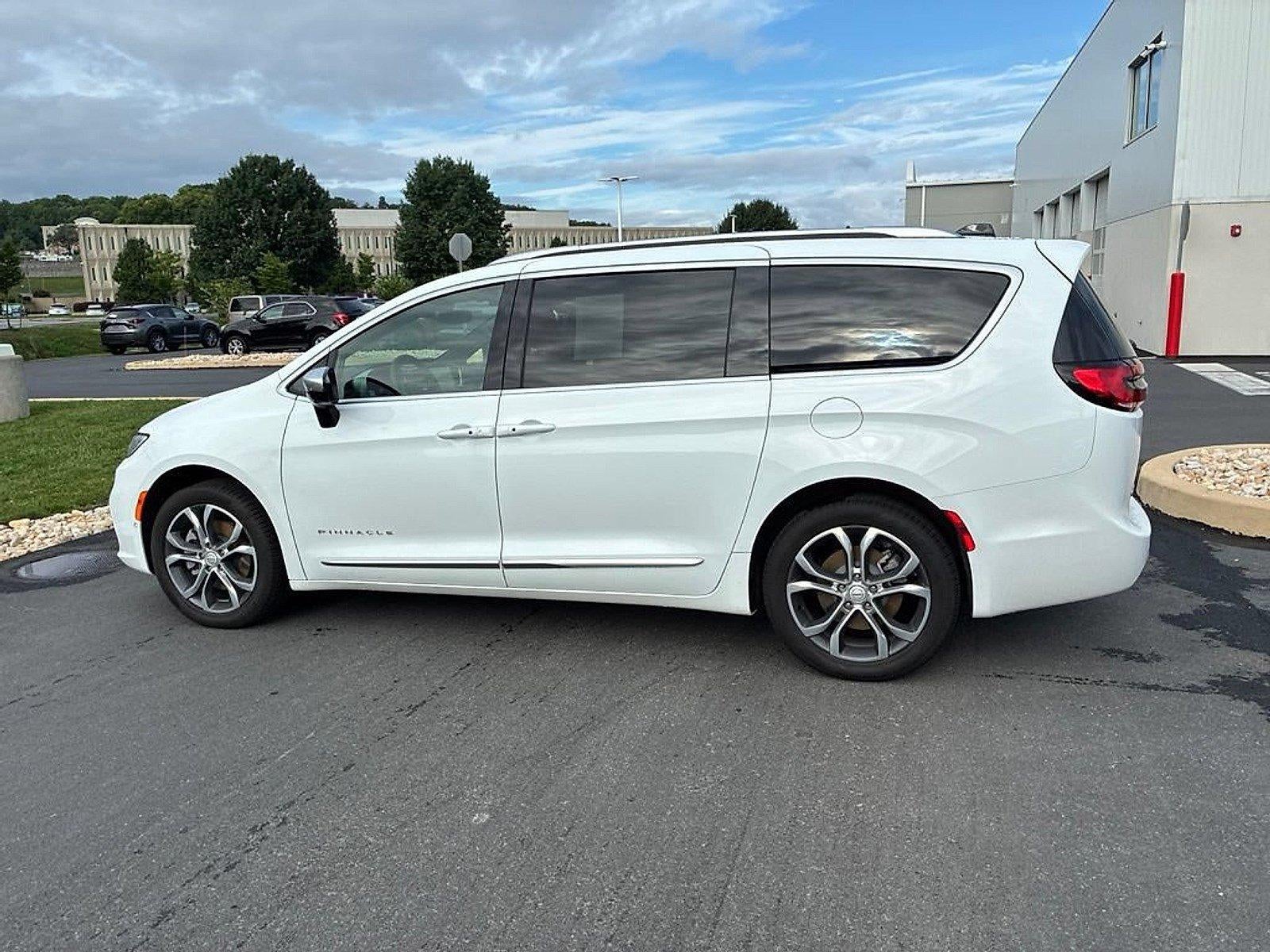 2026 Chrysler Pacifica Pinnacle AWD