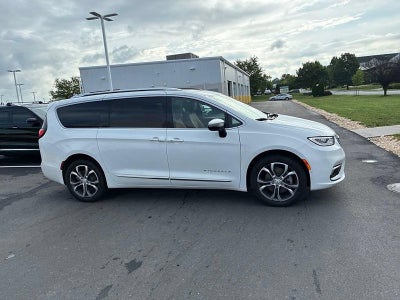 2026 Chrysler Pacifica Pinnacle AWD