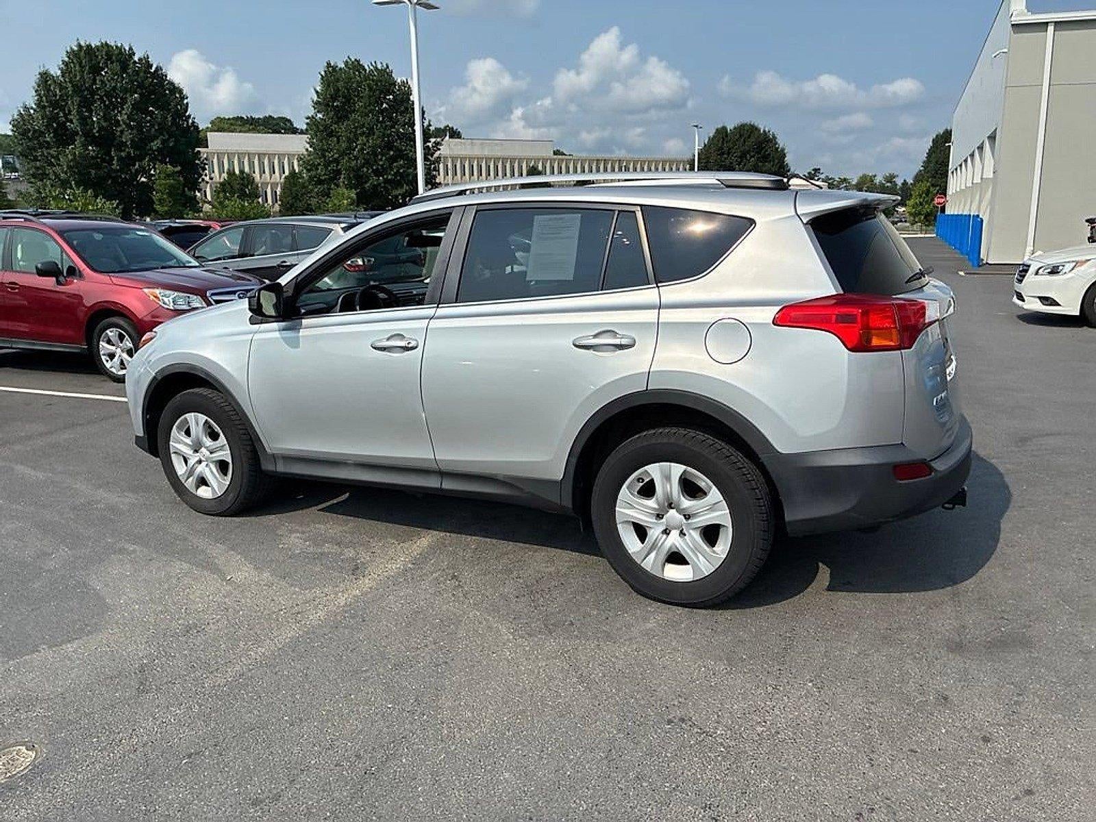 2013 Toyota RAV4 AWD 4dr LE (Natl)