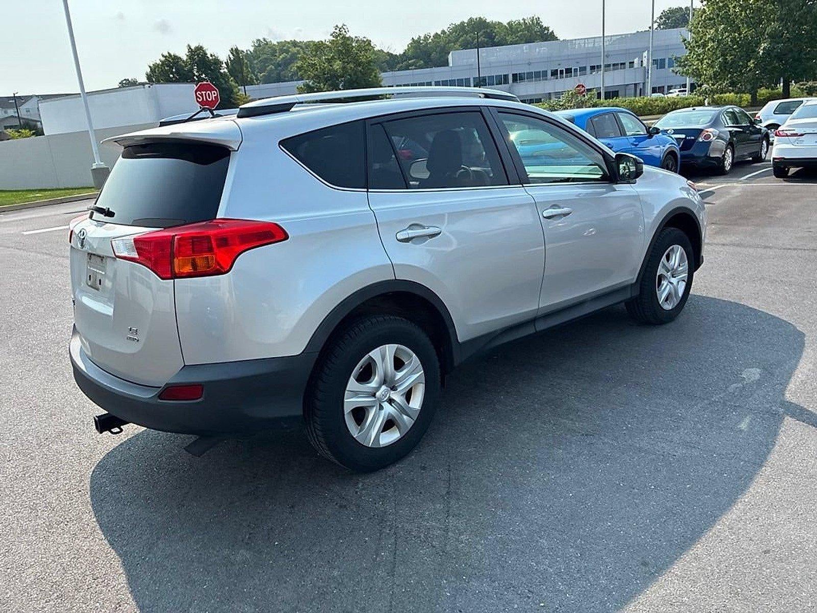 2013 Toyota RAV4 AWD 4dr LE (Natl)