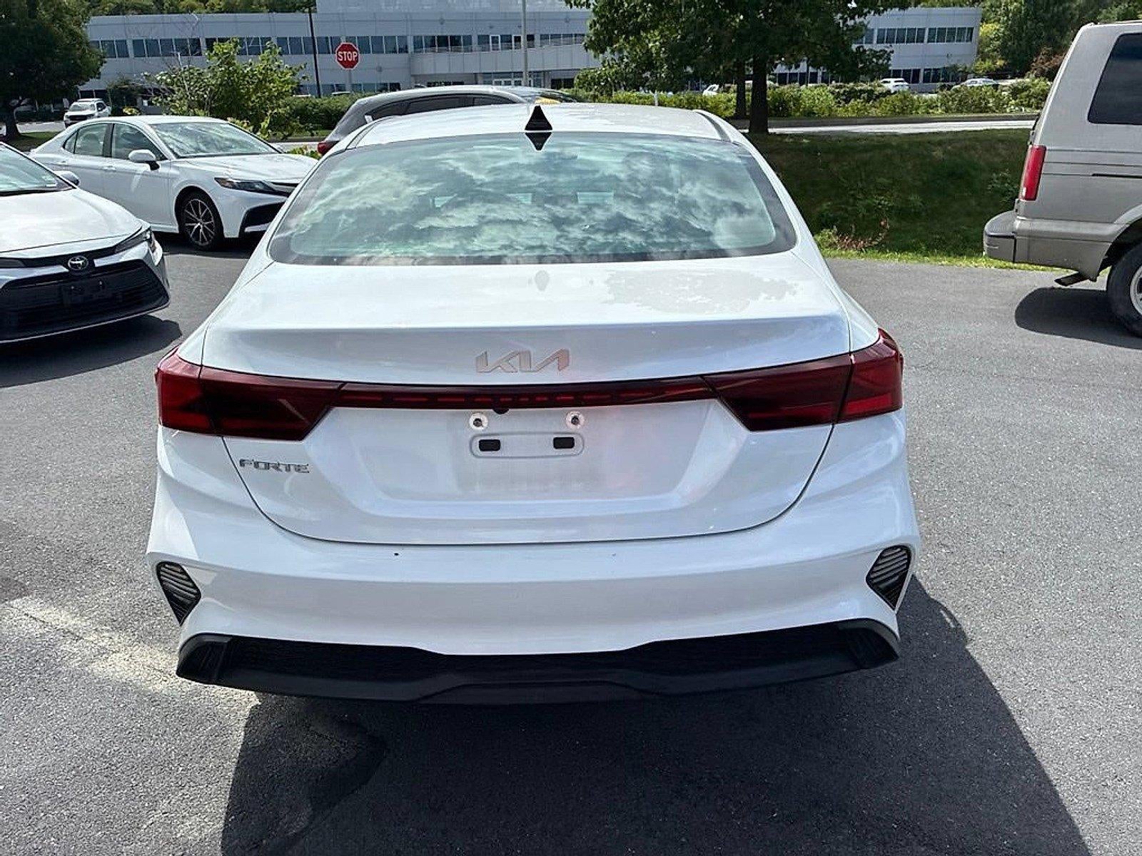 2024 Kia Forte LXS IVT