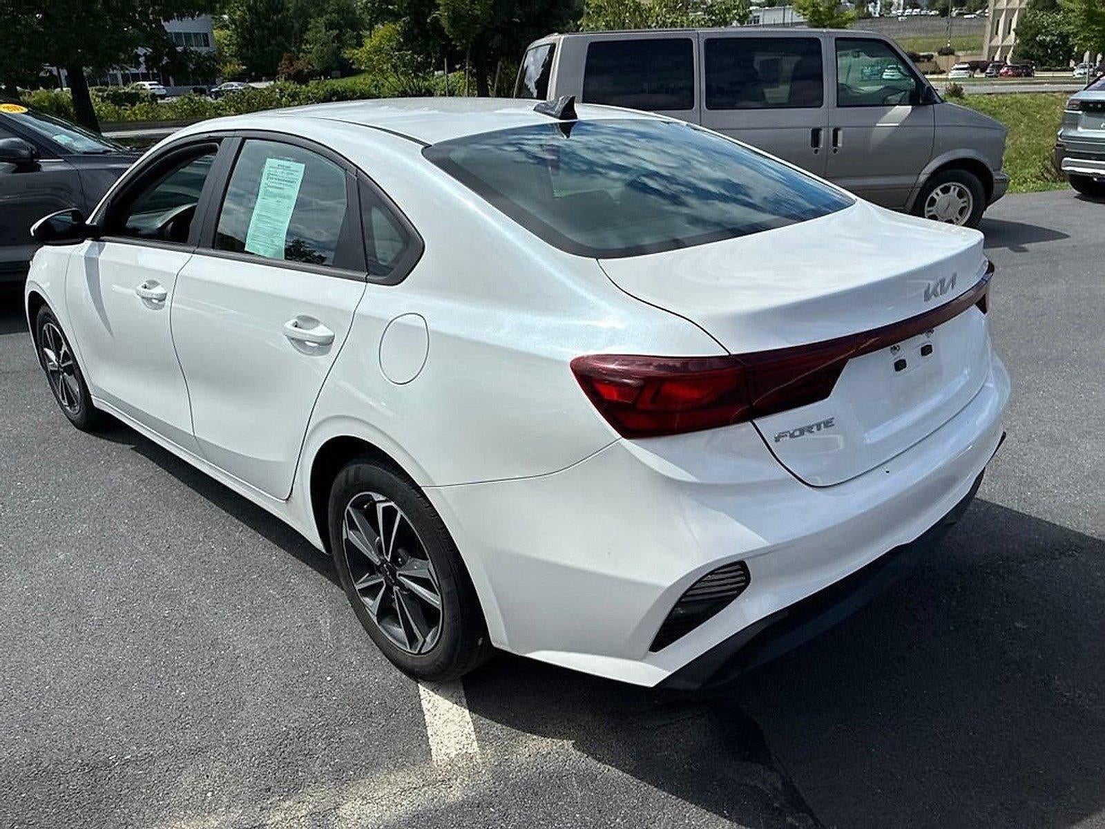 2024 Kia Forte LXS IVT