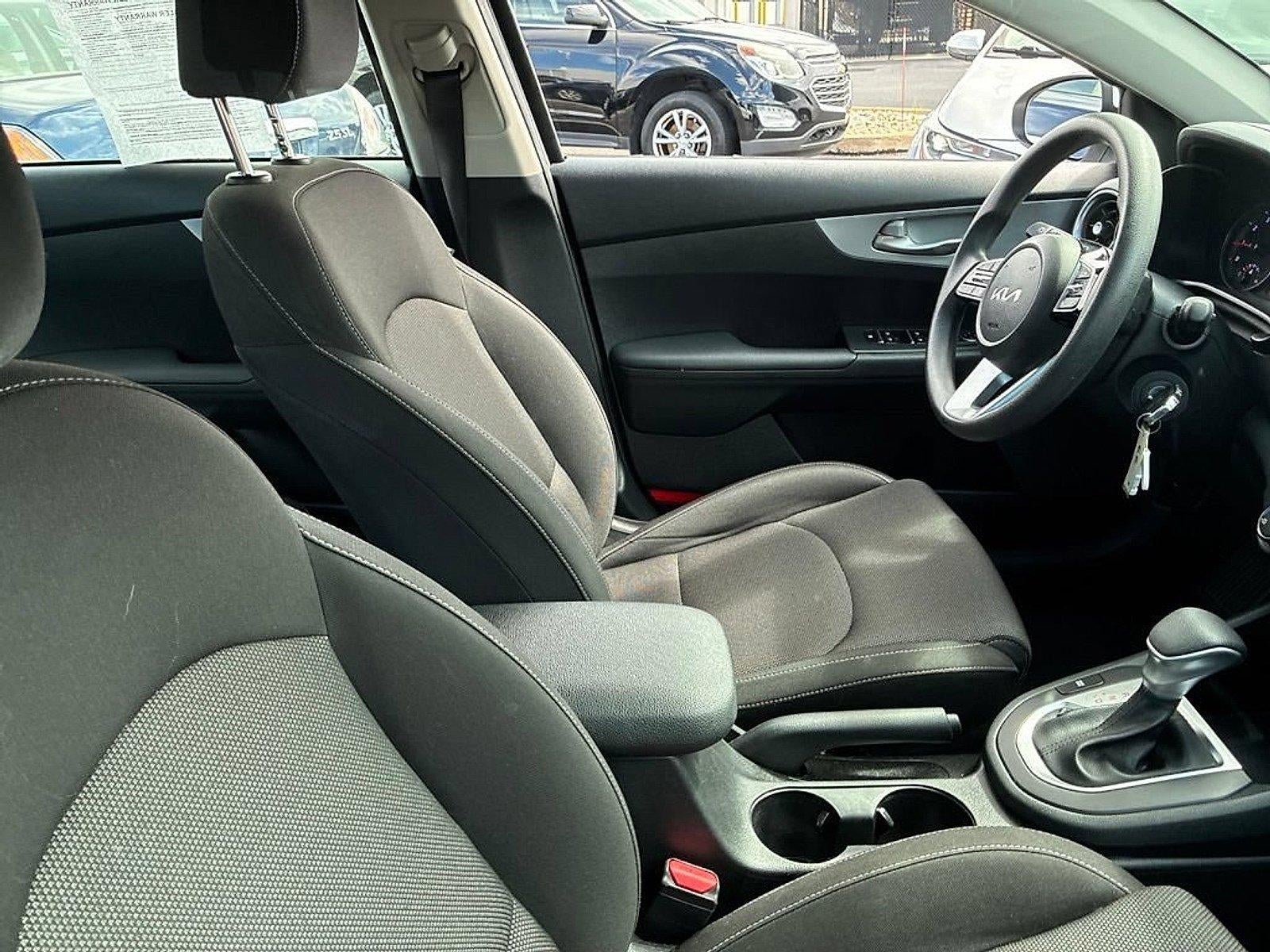2024 Kia Forte LXS IVT