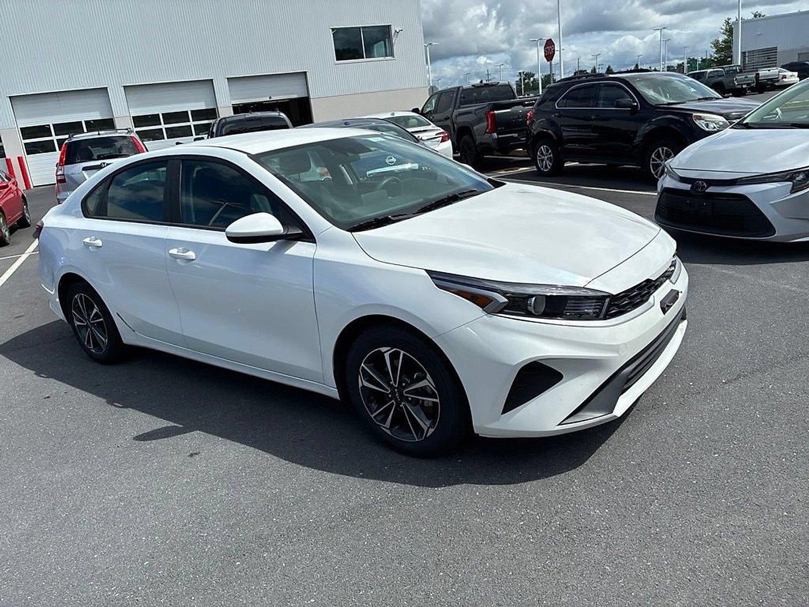 2024 Kia Forte LXS IVT