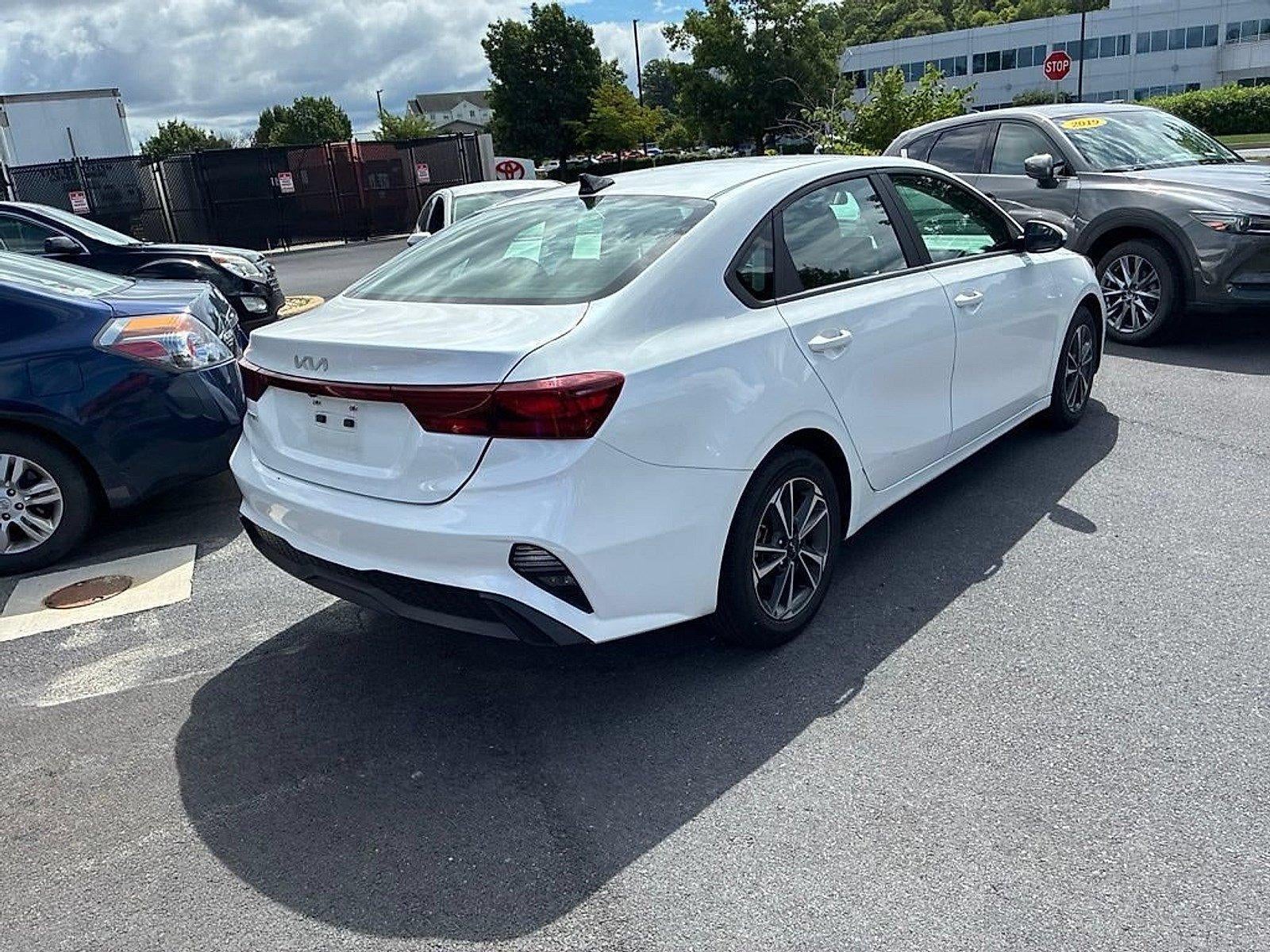 2024 Kia Forte LXS IVT