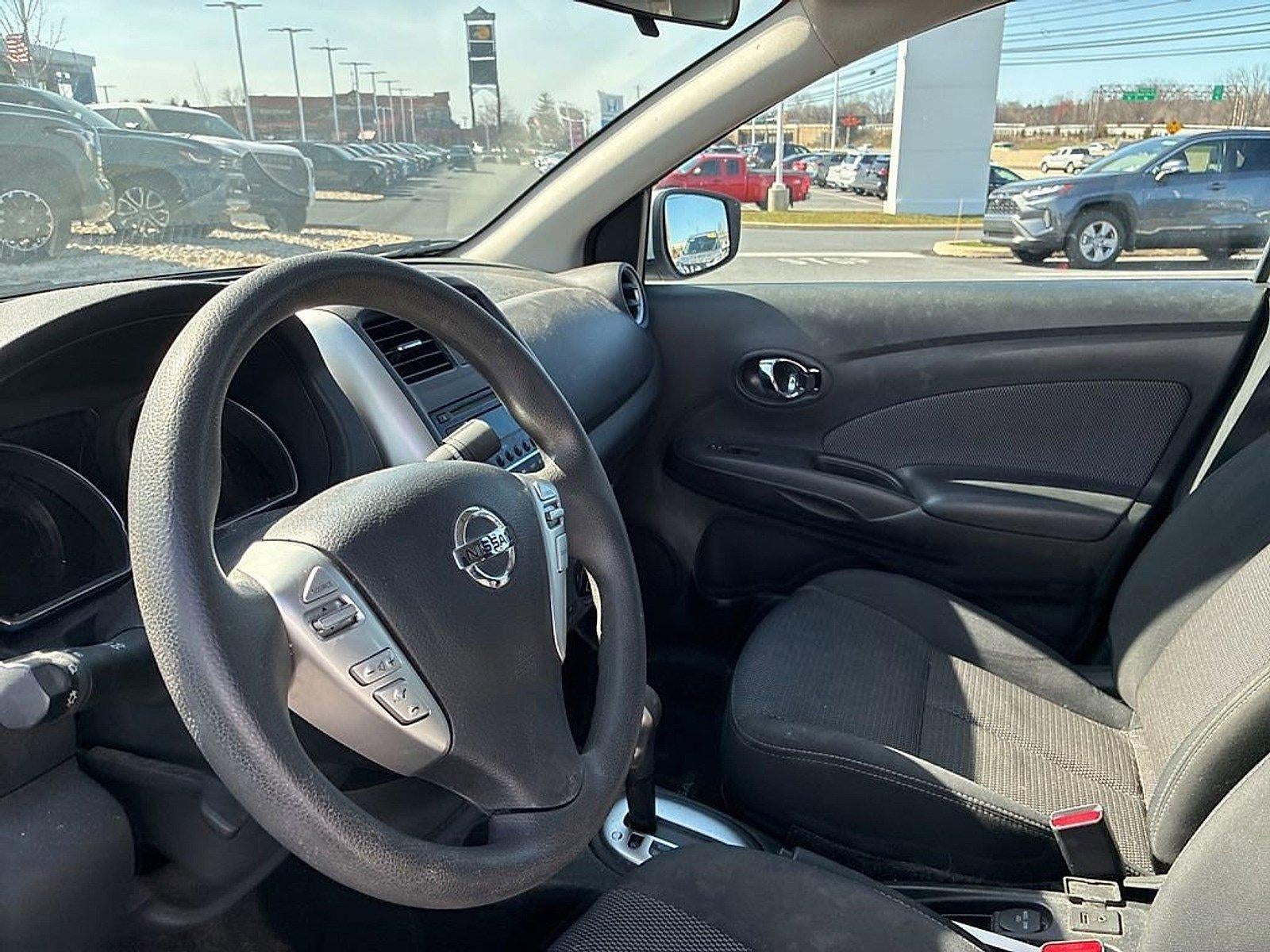 2016 Nissan Versa 4dr Sdn CVT 1.6 SV