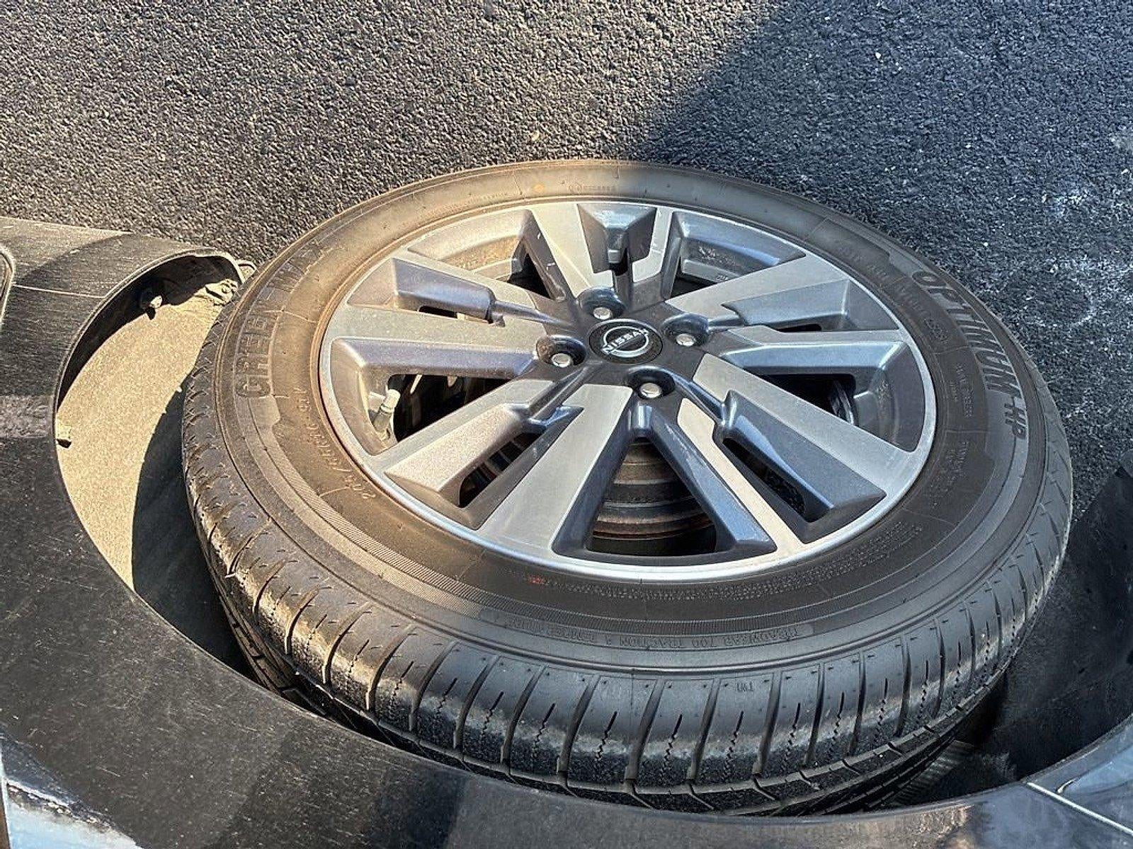 2023 Nissan Versa SV CVT