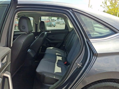 2025 Volkswagen Jetta SE Auto