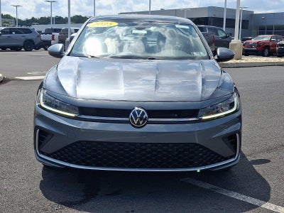 2025 Volkswagen Jetta SE Auto