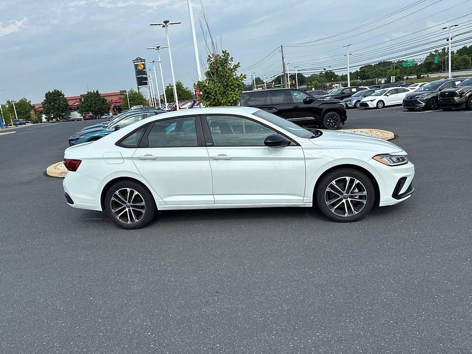 2025 Volkswagen Jetta Sport Auto