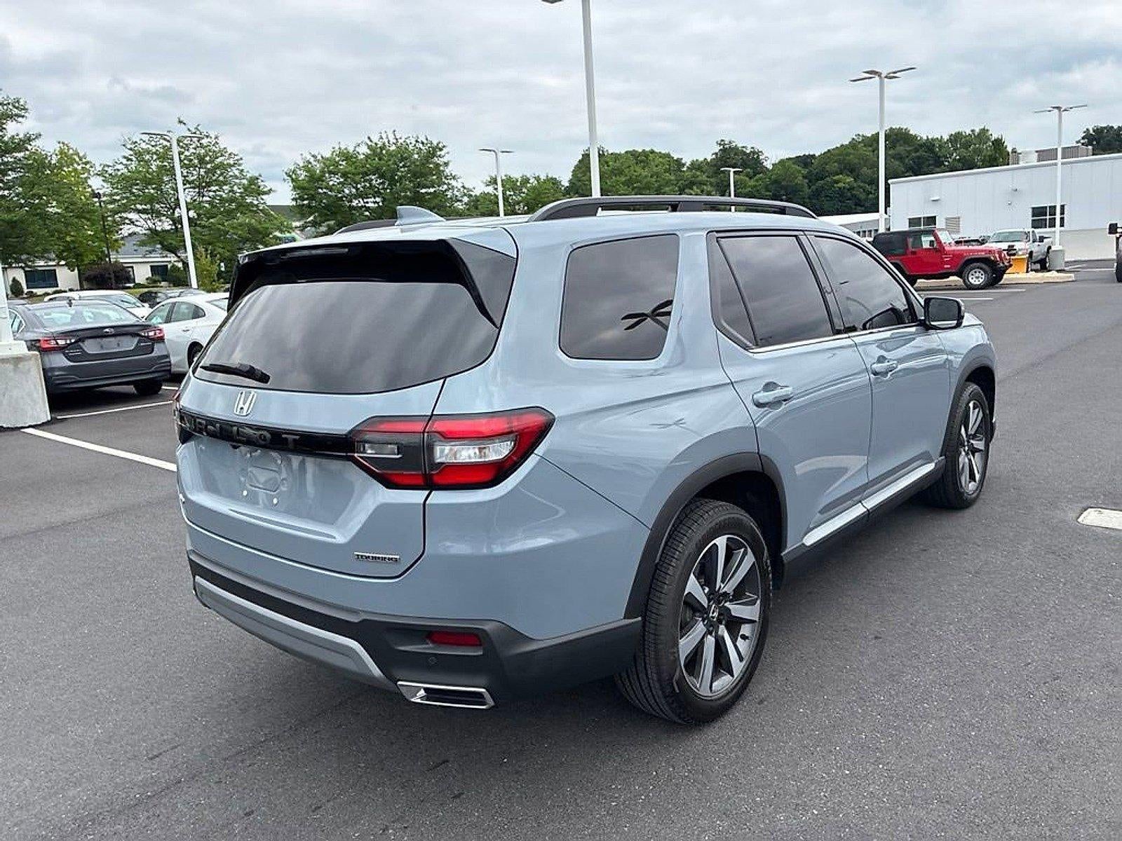 2025 Honda Pilot Touring AWD