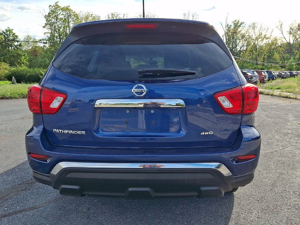 2017 Nissan Pathfinder S