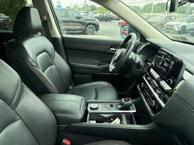 2025 Nissan Pathfinder SL 4WD