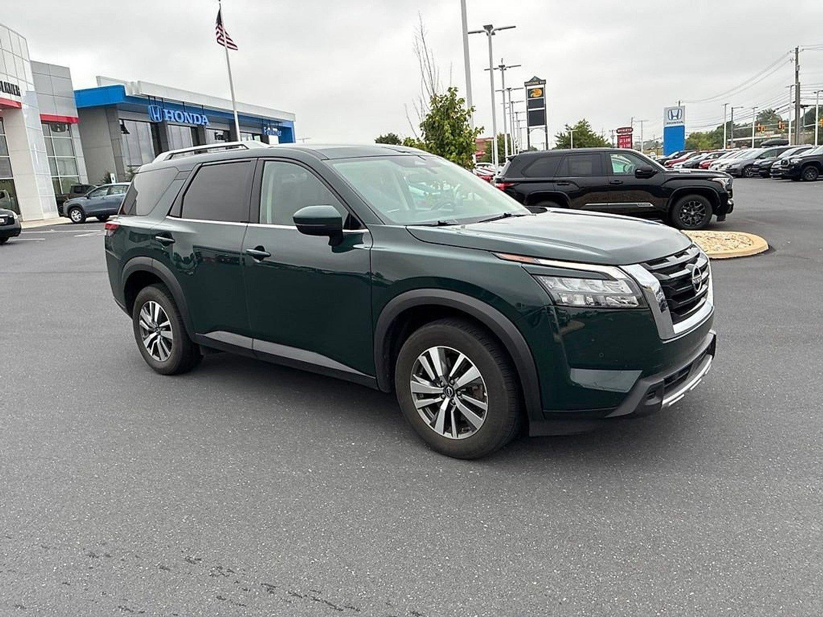 2025 Nissan Pathfinder SL 4WD