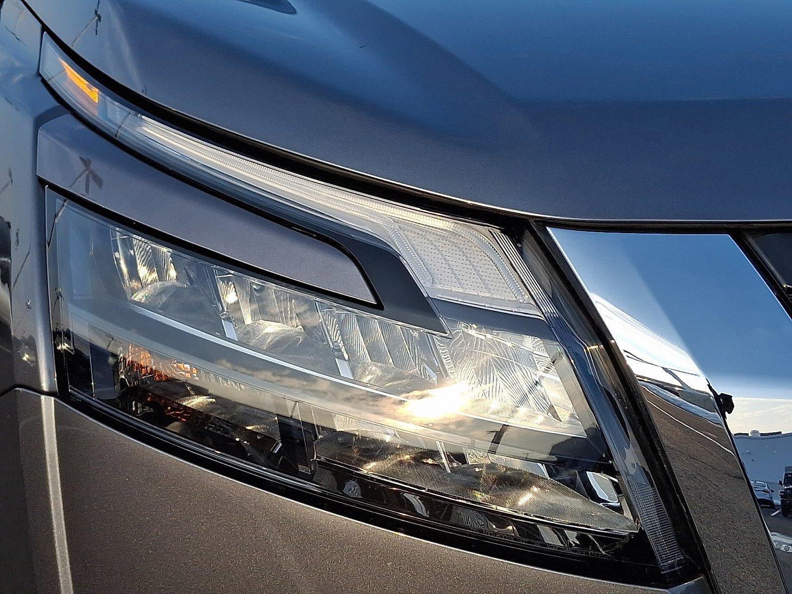 2025 Nissan Pathfinder SL 4WD