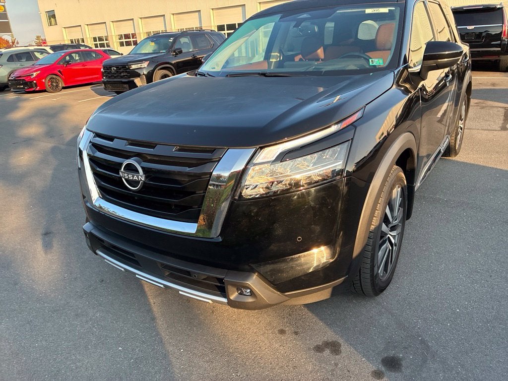 2022 Nissan Pathfinder Platinum