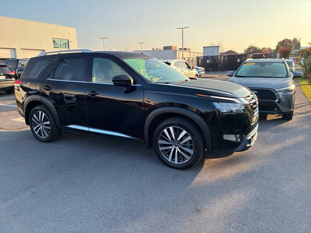 2022 Nissan Pathfinder Platinum