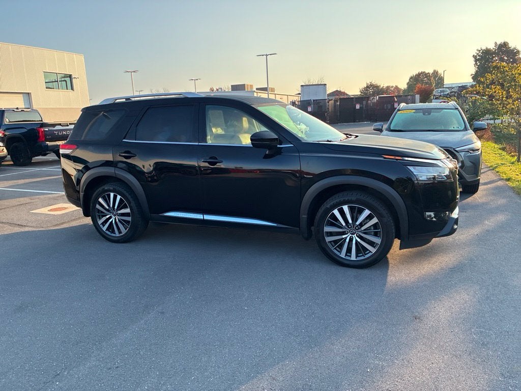 2022 Nissan Pathfinder Platinum