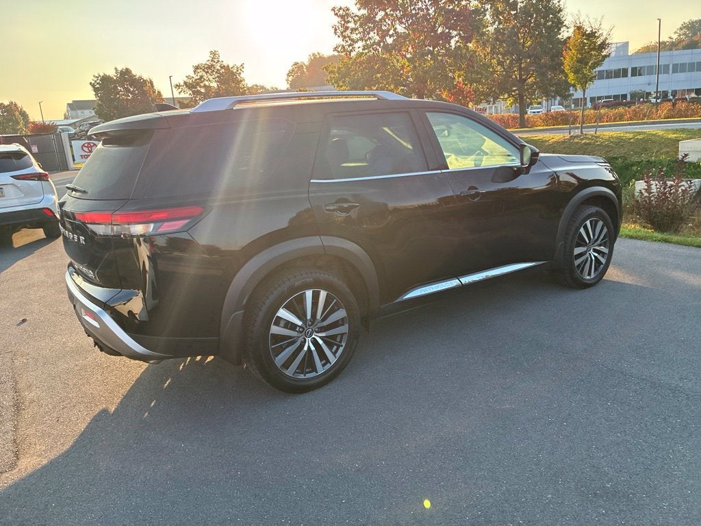 2022 Nissan Pathfinder Platinum