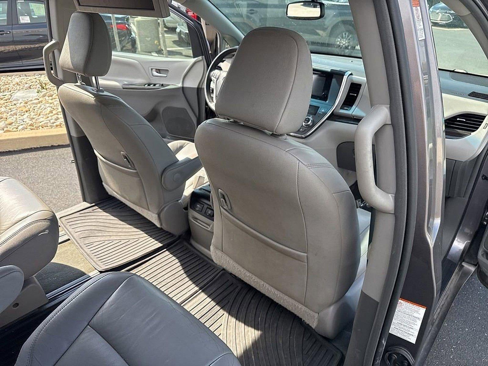 2017 Toyota Sienna XLE Premium AWD 7-Passenger (Natl)