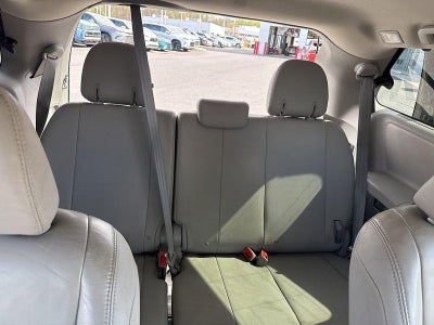 2017 Toyota Sienna XLE Premium AWD 7-Passenger (Natl)
