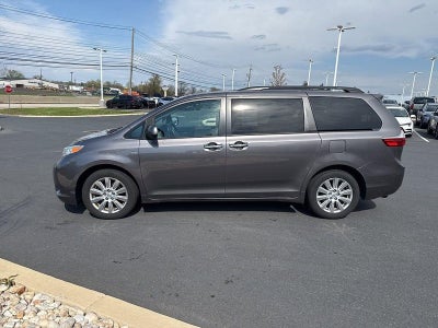 2017 Toyota Sienna XLE Premium AWD 7-Passenger (Natl)