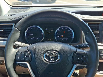 2019 Toyota Highlander LE Plus V6 FWD (SE)