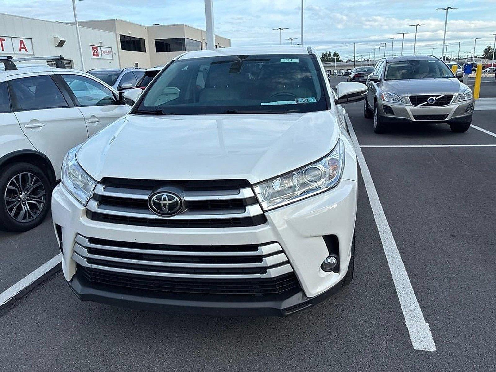 2019 Toyota Highlander LE Plus V6 FWD (SE)