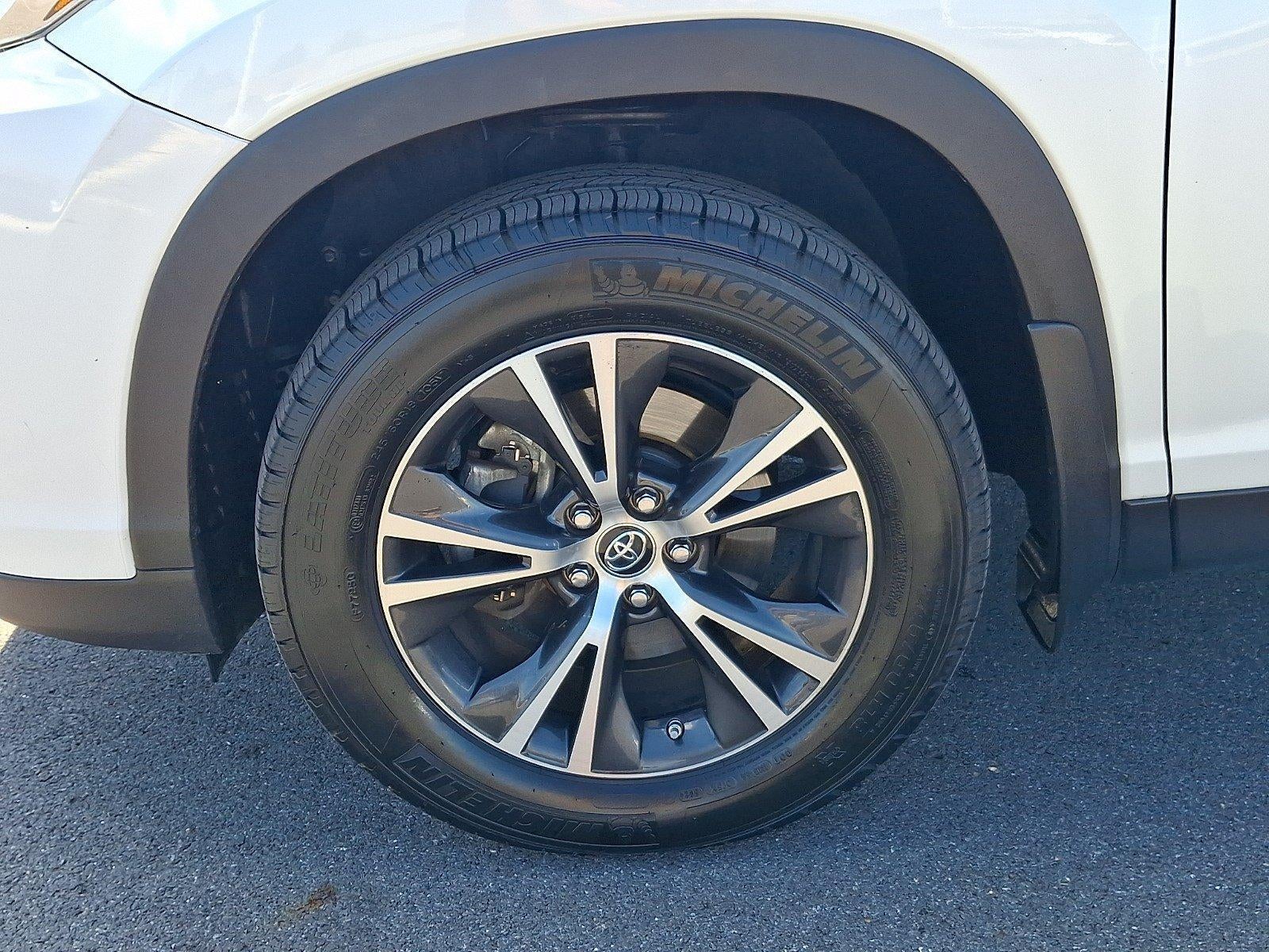 2019 Toyota Highlander LE Plus V6 FWD (SE)
