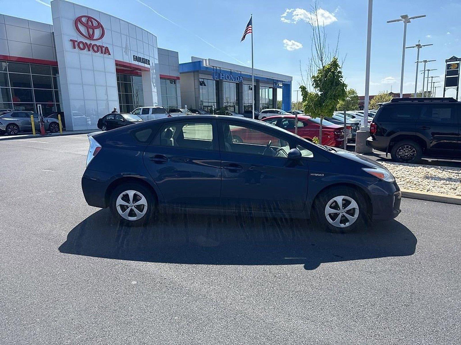 2013 Toyota Prius 5dr HB Two (Natl)