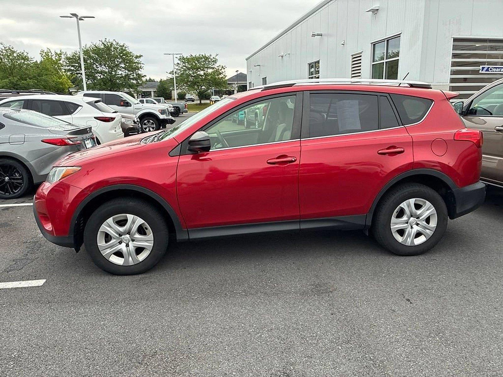 2015 Toyota RAV4 AWD 4dr LE (Natl)