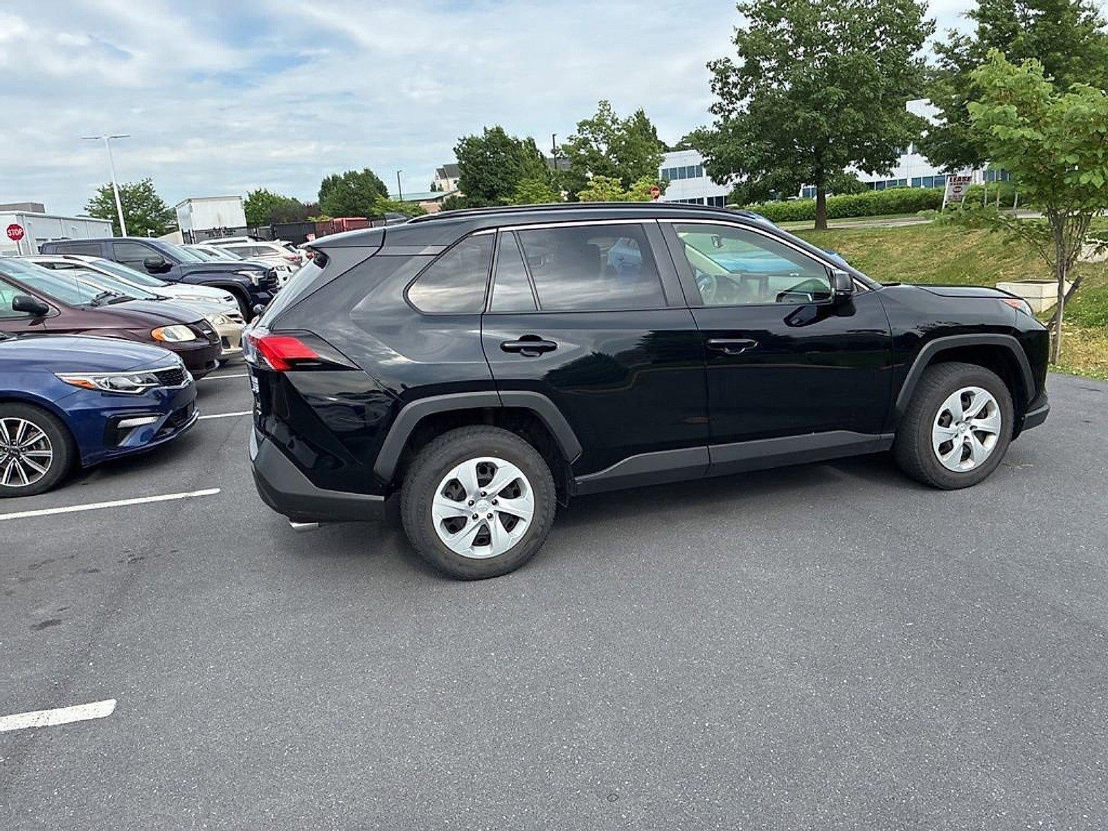 2019 Toyota RAV4 LE AWD (Natl)