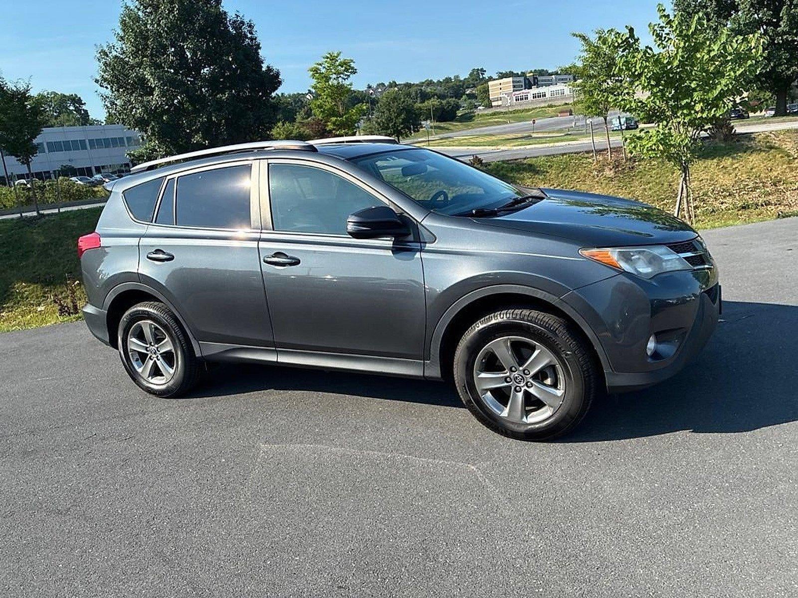 2015 Toyota RAV4 AWD 4dr XLE (Natl)