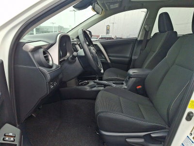 2017 Toyota RAV4 Hybrid XLE AWD (Natl)