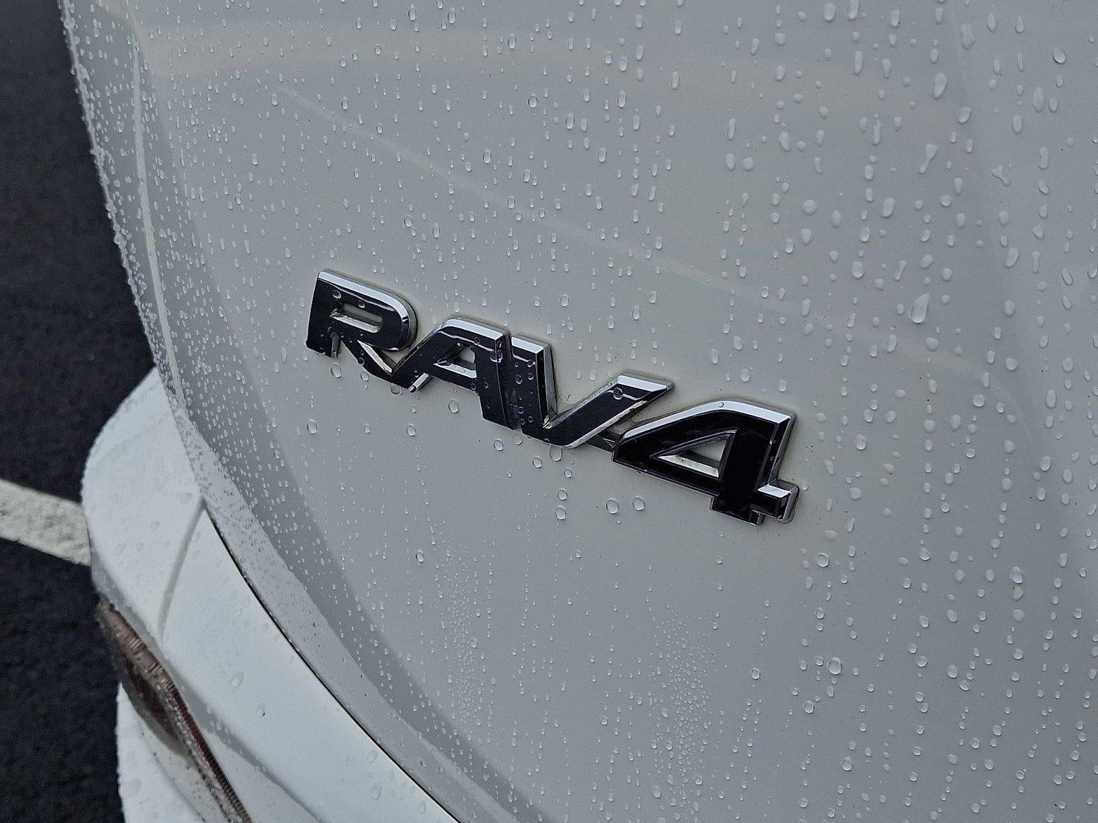 2017 Toyota RAV4 Hybrid XLE AWD (Natl)