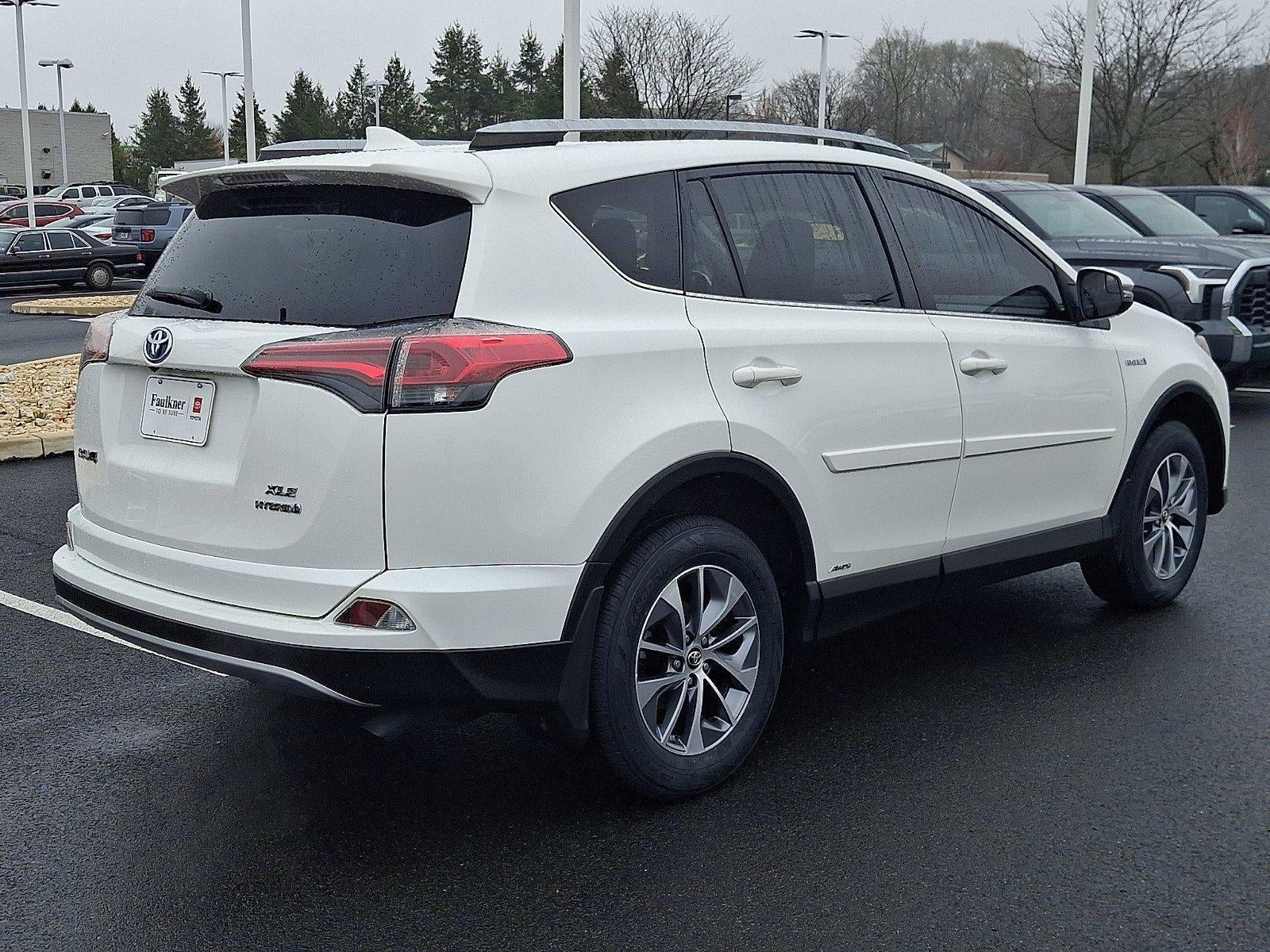 2017 Toyota RAV4 Hybrid XLE AWD (Natl)