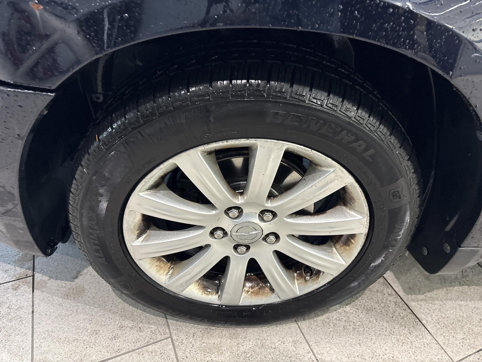 2011 Chrysler 200 4dr Sdn Touring