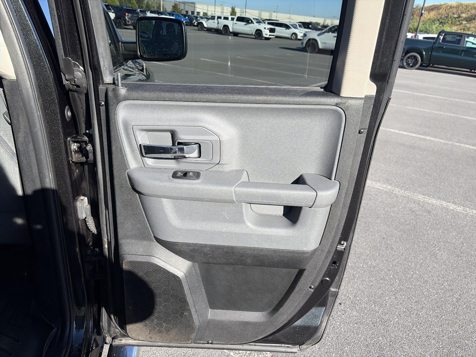2016 RAM 1500 4WD Quad Cab 6.4 Ft Box Big Horn