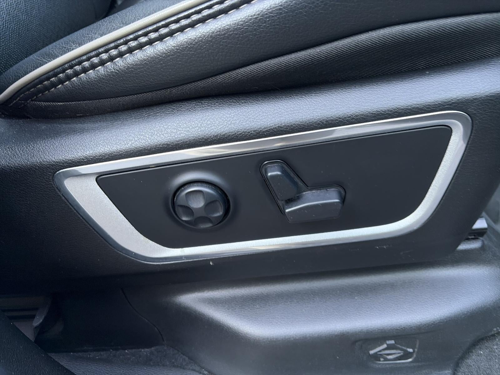 2019 RAM 1500 Laramie 4x4 Crew Cab 5'7" Box