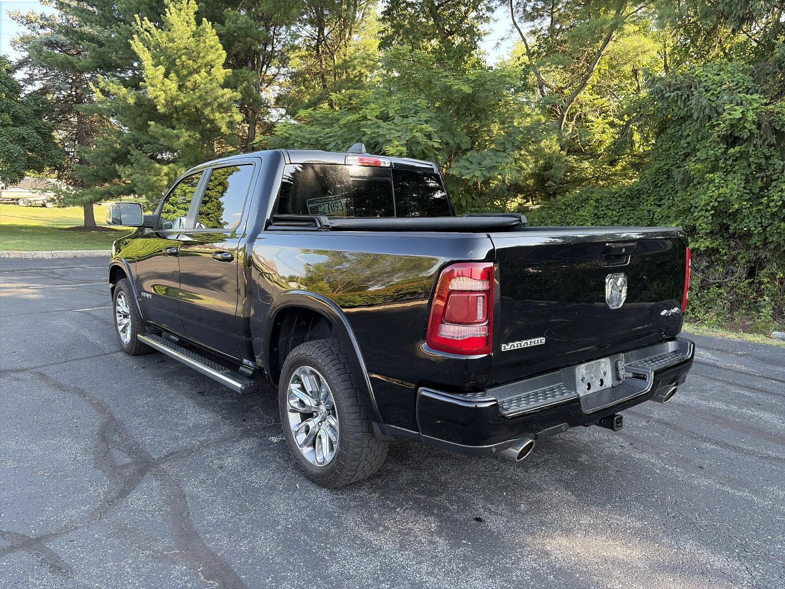 2019 RAM 1500 Laramie 4x4 Crew Cab 5'7" Box