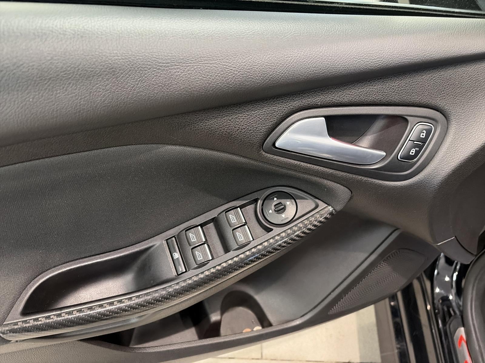 2016 Ford Focus 5dr HB ST