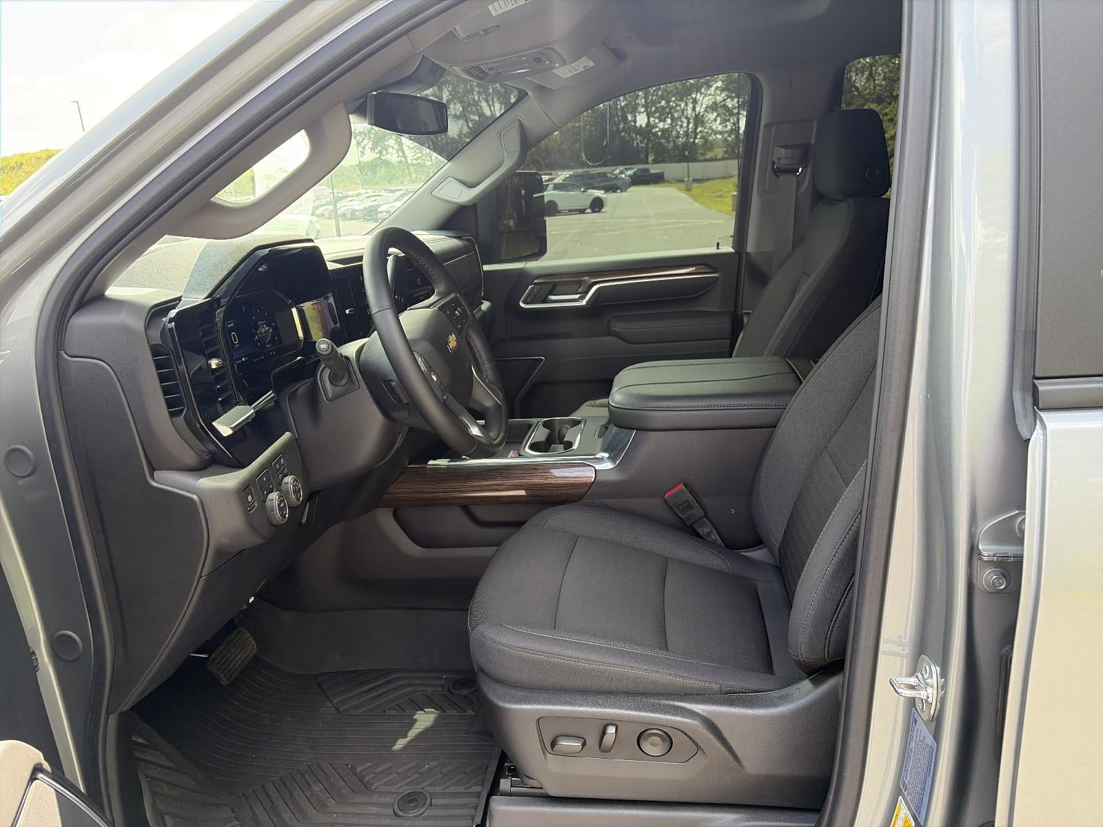 2025 Chevrolet Silverado 2500 HD Crew Cab Standard Box 4-Wheel Drive LT