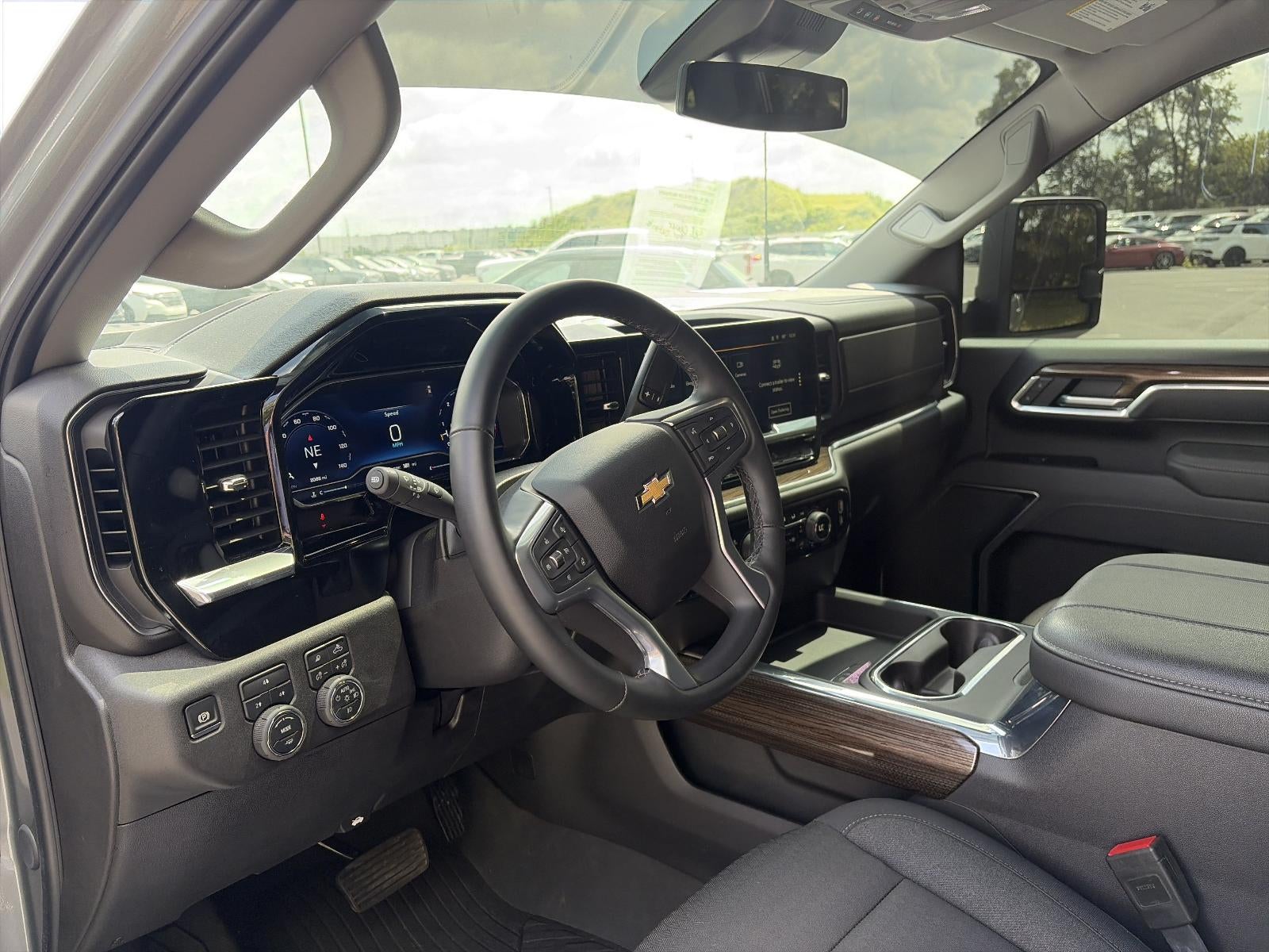 2025 Chevrolet Silverado 2500 HD Crew Cab Standard Box 4-Wheel Drive LT