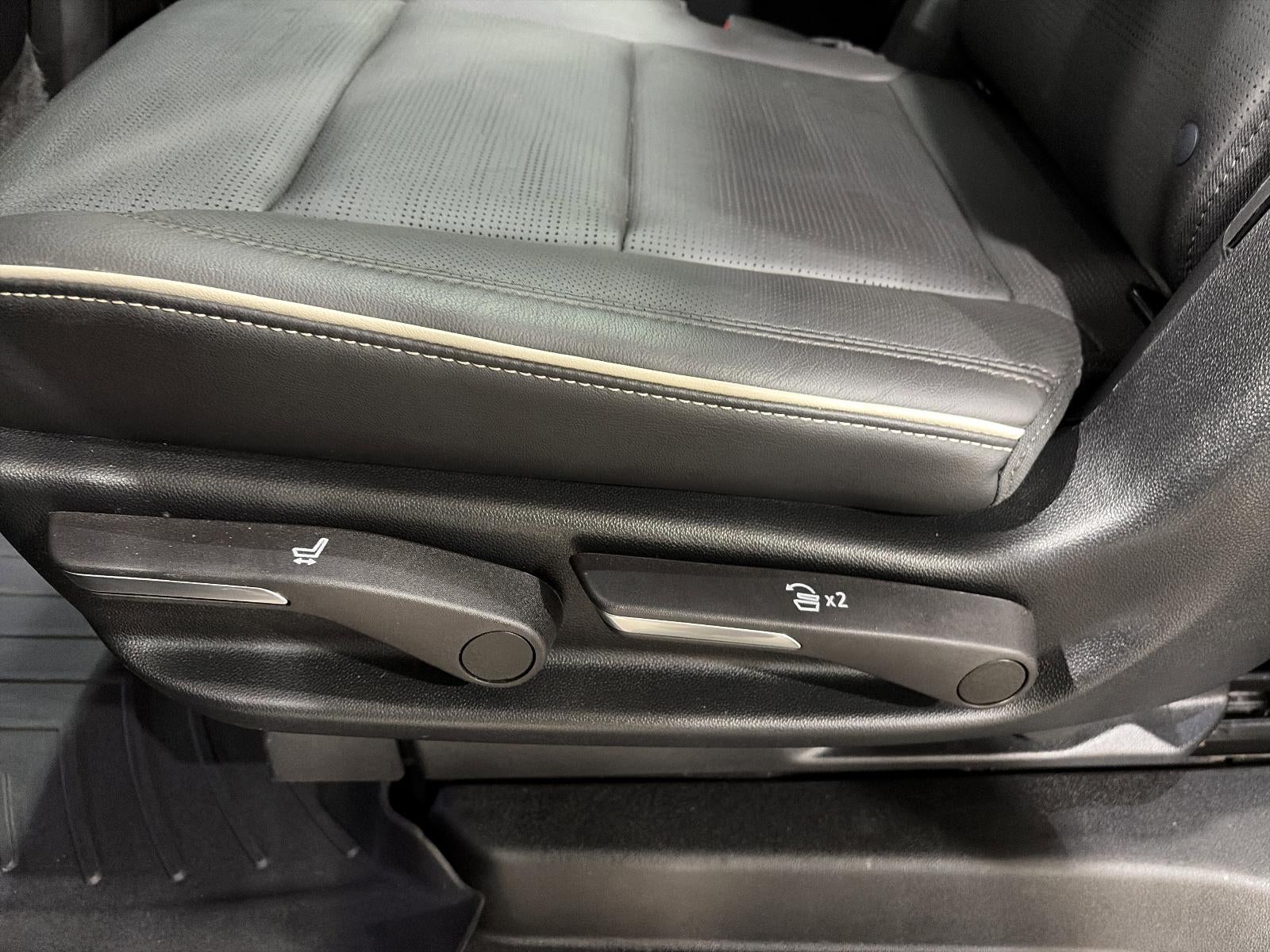 2023 Cadillac Escalade ESV 4WD Premium Luxury