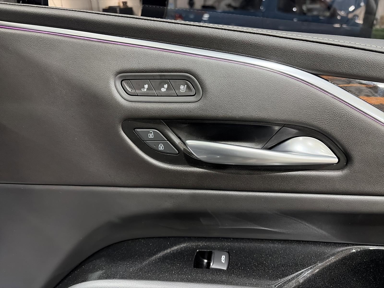 2023 Cadillac Escalade ESV 4WD Premium Luxury