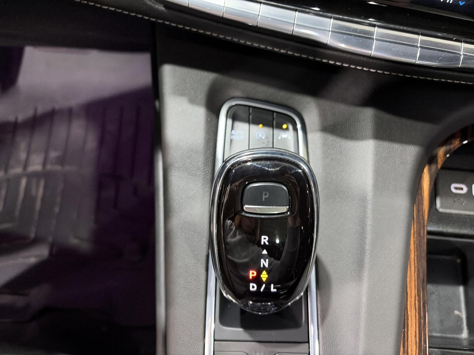 2023 Cadillac Escalade ESV 4WD Premium Luxury