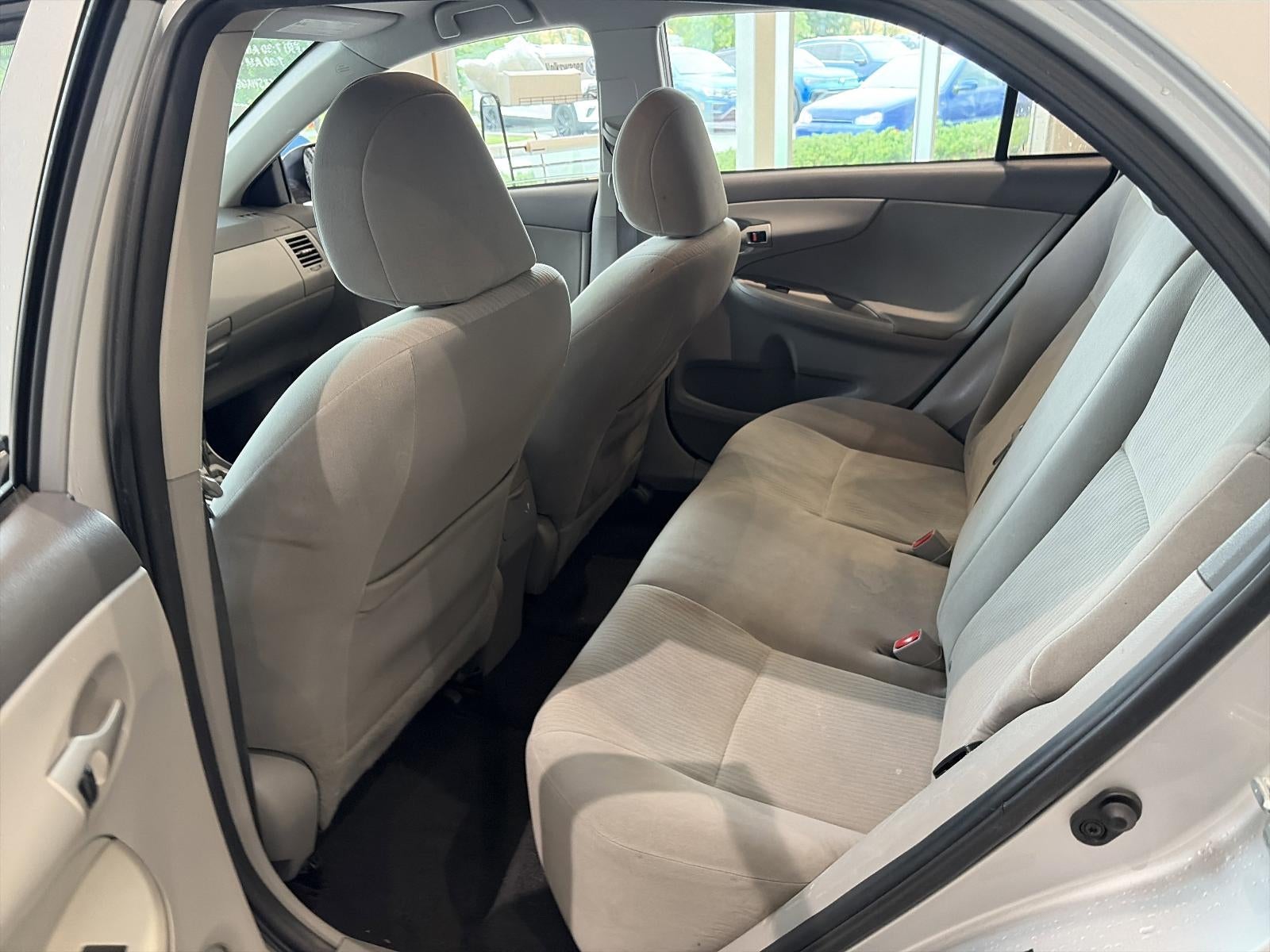 2010 Toyota Corolla 4dr Sdn Auto LE (Natl)