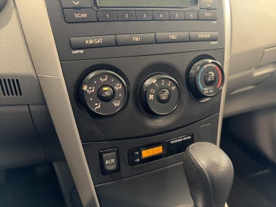 2010 Toyota Corolla 4dr Sdn Auto LE (Natl)